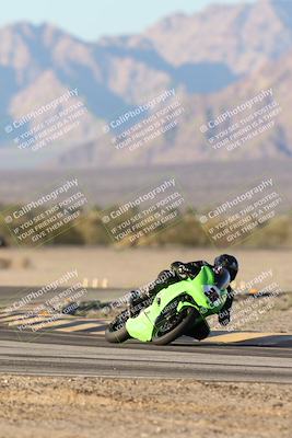 media/Dec-07-2025-CVMA (Sun) [[3e7d2de5dc]]/Race 18-Formula Twins-Formula 40 UL/